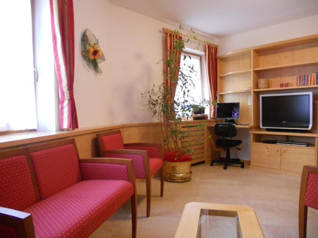 Residence Garni Manuela Cavalese Pokoj fotografie